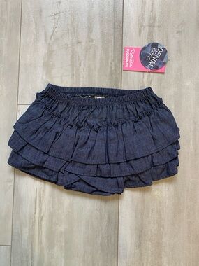 NWT RuffleButts Dark Wash Denim Ruffle Skirted Bloomer Shorts, girls 18-24M